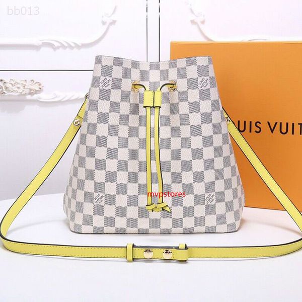 

2020 personality bucket bag simple and elegant female handbag large capacity shoulder messenger bag factory direct sales size 26x22x27cm