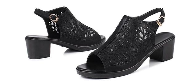 

2019 women's sandals in summer with new style middle heel coarse heel @27, Black