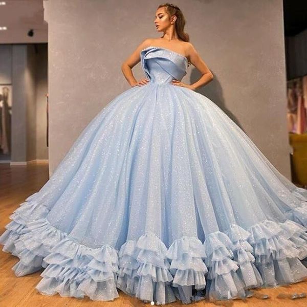 Abito da ballo Abiti Quinceanera azzurri senza spalline Paillettes a strati Tulle Abito da laurea gonfio con lacci sul retro Abiti da spettacolo per ragazze