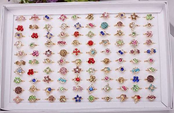 Mode – 100 Stück gemischte, sortierte Blumen-Gold-Kristall-justierbare Ringe für Babys, Kinder, Mädchen, Party-Geschenk, Schmuck mit Display-Box