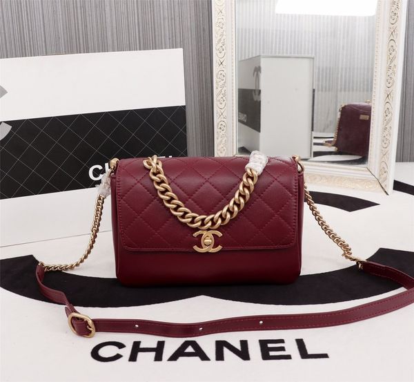 

factory wholesale 2019 new handbag cross pattern synthetic leather shell chain bag shoulder messenger bag fashionista 16*24*5cm0001