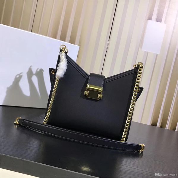 

2019 new fashion leather one-shoulder rivet lock female bag rivet star slanting envelope chain bag, hand-made details fine, package type 998