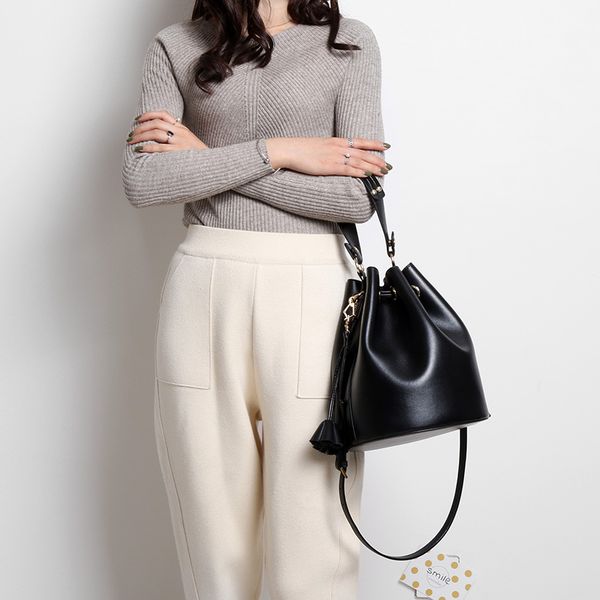 

designer-scv bucket bag ladies shoulder bags 2020 selling drawstring simple vintage female messenger bag women's totes bucket sac