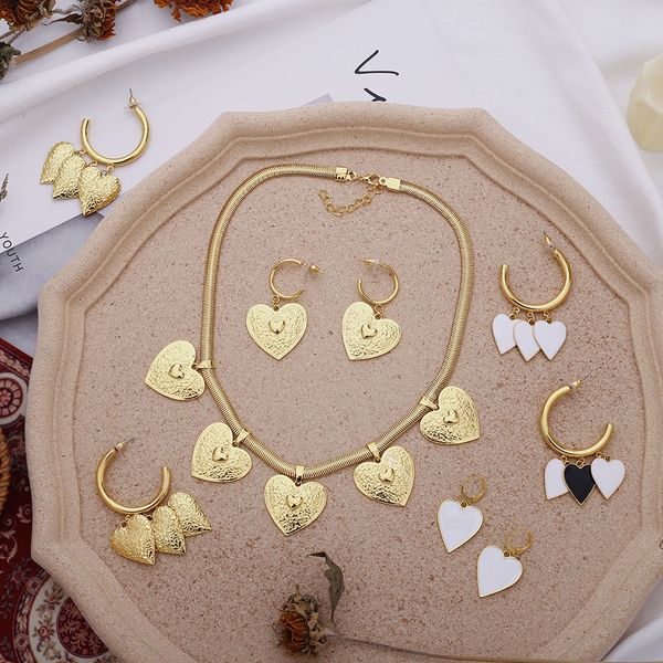 

2020 new vintage embossing haert charm hoop earrings for women bohemian love gold statement necklace party earring jewelry, Silver