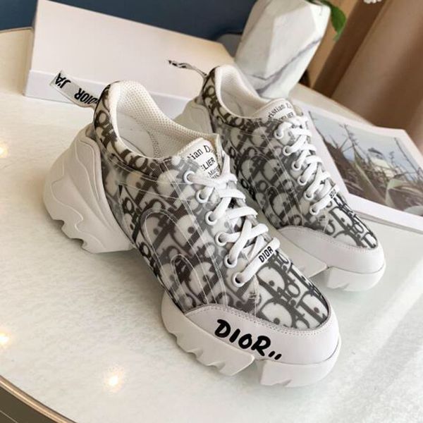 

Woen de igner hoe luxury fa hion floral leather uper tar hoe net urface ca ual neaker thick bottom trainer hoe with box