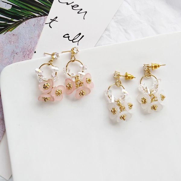 

summer personalized simple flower shape earrings creative aesthetic resin flower earrings korean ear clip, Silver