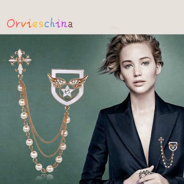 

2020 designer brooch starry sky brooch angel wing palace cross tassel pearl pin badge chain jewelry, Gray