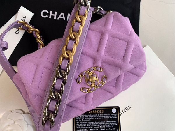 

the new lady's cross-body bag 7a high-end custom quality cross-body single-shoulder style fashion fashion style metal accessories