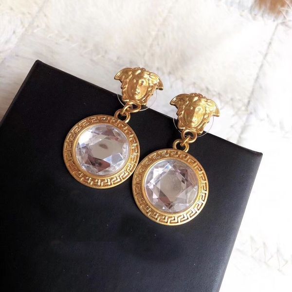 

retro style, fashion , classic beautiful round drill earrings, high quality, White