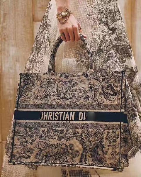 

2020 ne tyle 2019 brand fa hion luxury bag printed embroidered canva handbag hopping bag batch ize 42 34 18 cm 611