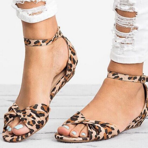 Venda Quente-Oreio Leopard Imprimir Salto Plano 2019 Verão Mulheres Sapatos de Verão 2019 Sapatos De Moda Sandálias Doce