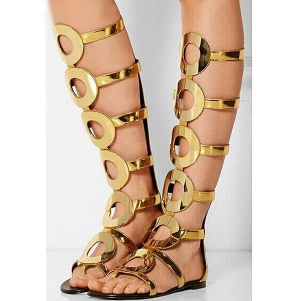 Sandálias rasas sexy em formato de círculo dourado, recorte gladiador, botas de cano alto, peep toe, costas, zíper, gaiola, decoração de metal, sapatos de verão