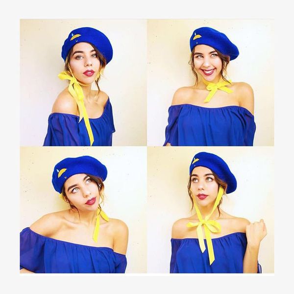 

2019 autumn and winter letter embroidered women beret lace wool beret painter hat ladies warm wool cap flat hats cotton caps, Blue;gray