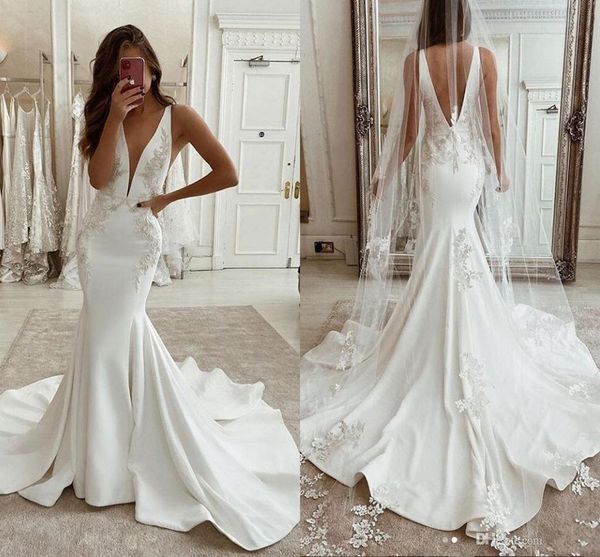 

pluging v neck arabic mermaid wedding dresses 2020 backless appliqued lace satin bridal gowns court train vestidos de novia, White
