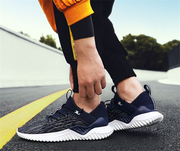 

with box 2020 fashion designer shoes triple s sneakers cool sole stitching wild lightweight sneakers four-color men running outdoor sho