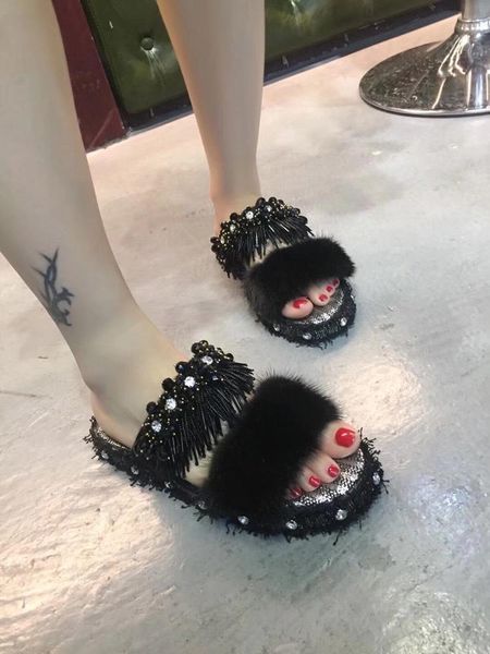 

2020 xshfbcl new high-quality spring and summer slippers with versatile design and fashionable high-end, Black;red