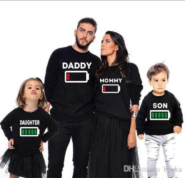 

autumn family matching clothes mother daughter outfits father son t shirt long sleeve print battery creative t-shirt family look, Black