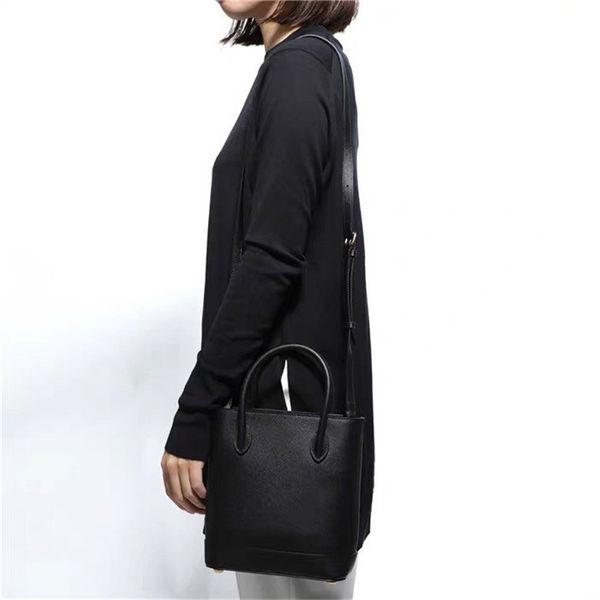 

французская роскошь женщин totes зимних неподдельной женская кожаная сумка на ремне новый письмо ковш сумки на ремне сумки