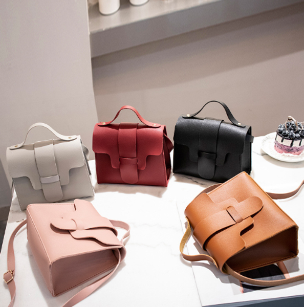 

2020 new fashion small square bag trend portable shoulder bag retro messenger