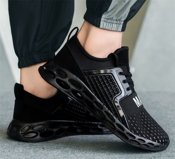 

2019 with box wild breathable fashion designer shoes black red blue mens lightweight casual shoes 40-45