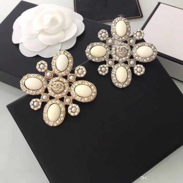 

fashion luxury women's female's ladies stamped palace pearls peach heart letters brooches pins with box ing, Gray