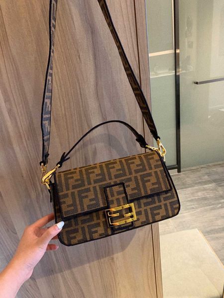 

09061 new fashion european motorcycle bags women clothing shoulder jacket messenger leather handbags, Black
