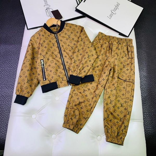 

2019 новый высококачественный детский с длинными рукавами из двух частей костюм19073
