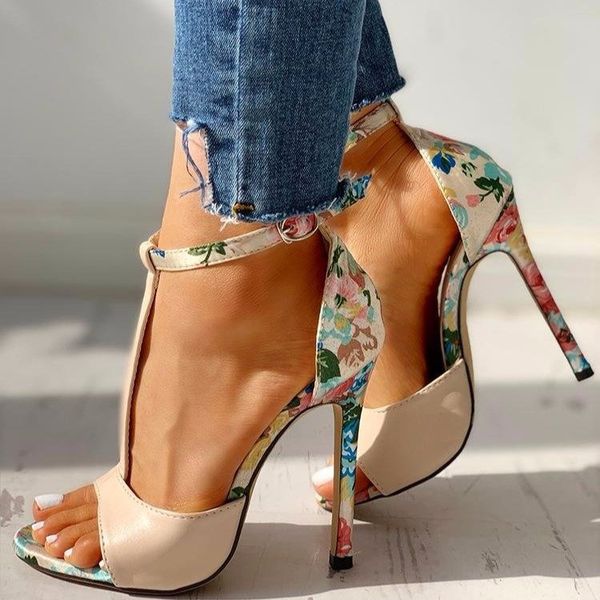 

2019 new ultra high heel buckle buckle with large size europe and america floral toe sandals women's shoes, Black