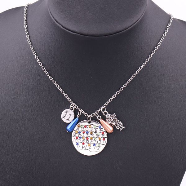 

новый незнакомец ожерелье вещи круглый кулон для женщин мужчины алфавит света стены с изверга номер одиннадцать charm вспомогательного обору, Silver