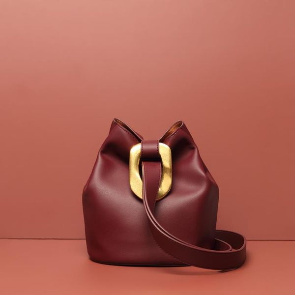 

new leather retro metal buckle bucket bag one shoulder handbag female bag