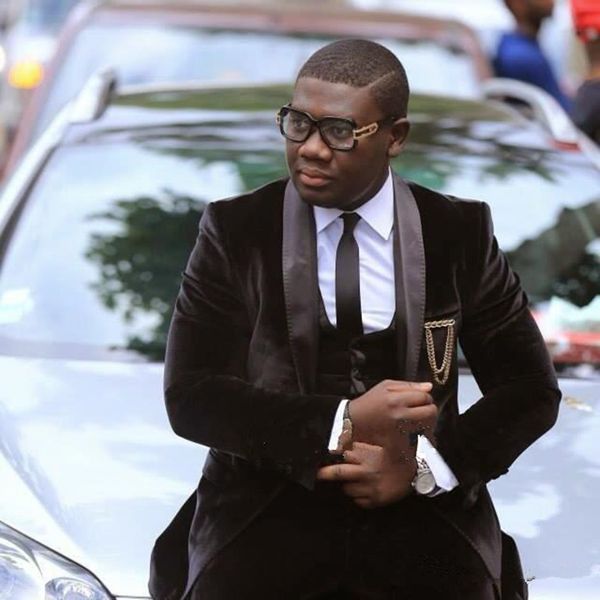 

новый последние design one button brown velvet groom tuxedos groomsmen шафер костюмы мужские свадебные костюмы blazer (куртка + брюки + жиле, Black;gray