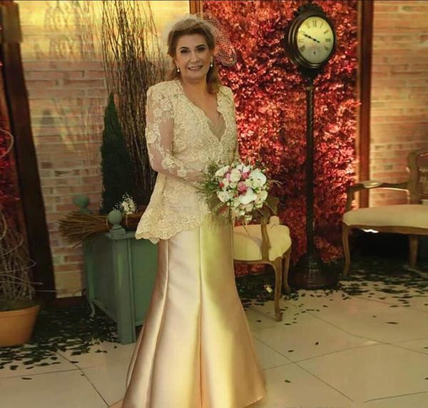 Elegante abito per la madre della sposa con scollo a V con giacca in pizzo a maniche lunghe Champagne Gold Plus Size Sirena Abito da donna per occasioni speciali