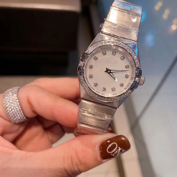 

Limited Edition Марка Кварцевые часы 28мм Женщины Созвездие серебристый корпус белый циф