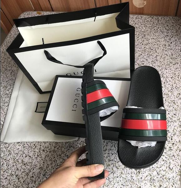 

hot Sale brand Men Beach Slide Sandals Medusa Scuffs 2019 Slippers Womens Mens black white red Beach Fashion slip-on designer sandals