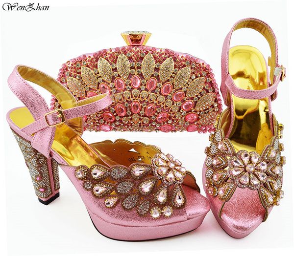 

Outros Sapatos camelino