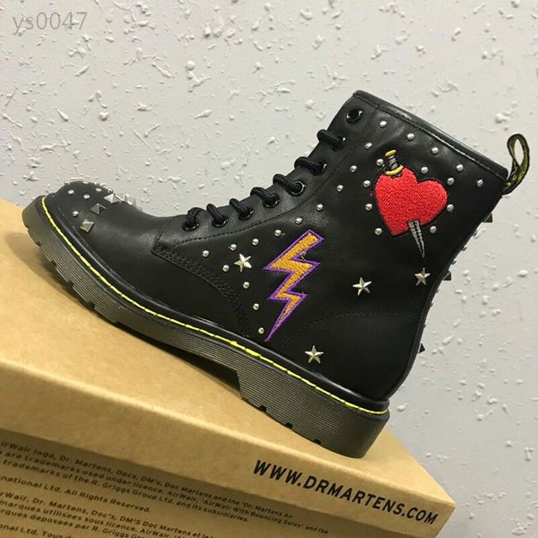 

increased martin boots women's short boots rivet skull handsome street boots 2020 new autumn retro high-end fashionable women's sh, Black