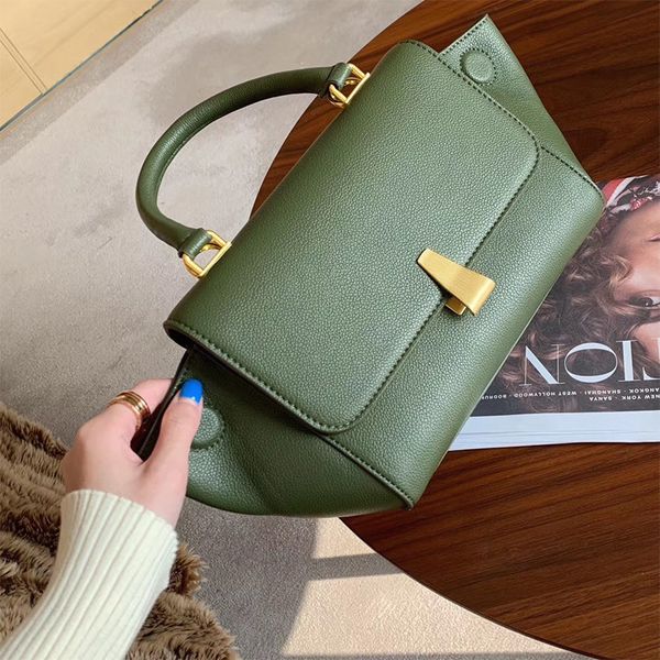 

2020 new limited lady luxury pu leather trapeze bag handbag