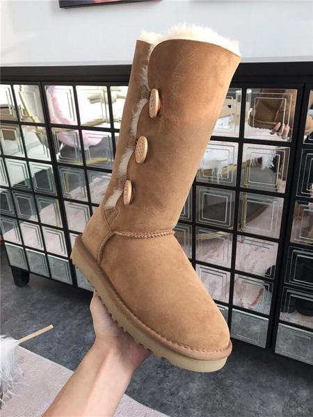 

new high-end brand australian snow boots button mid boots all-match fashion high-rise warm sheepskin all-in-one short boots 01, Black