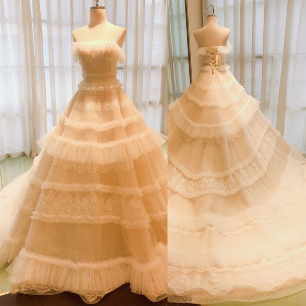 

unique wedding dresses cake shape a-line with court train lace appliques strapless wedding dresses online bridal gowns vestidos de novia, White