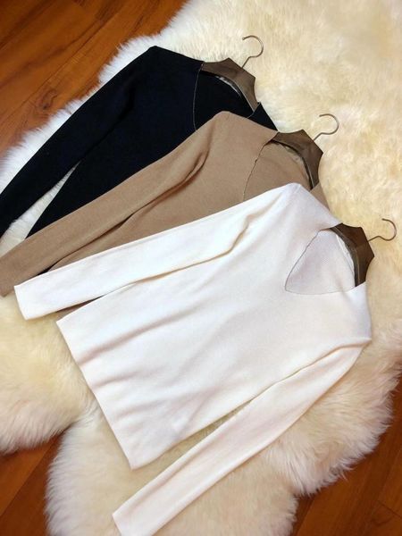 

2019 new ladies fashion long-sleeved casual v-neck chain side shirt 1114, White;black