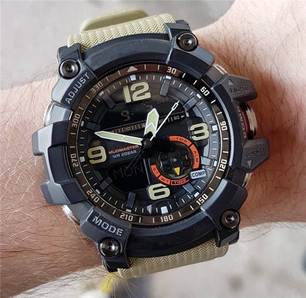 

Мужские многофункциональные уличные часы LED Двойной дисплей Компасный термометр