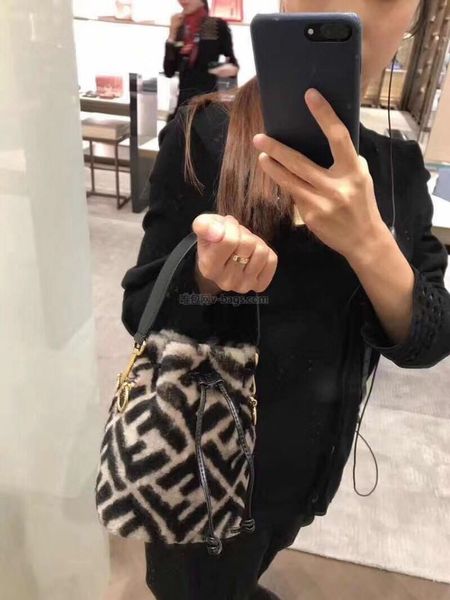 

Women mini bucket ff letter embroidery velvet bag female tote bag ladie houlder bag 12 18 10, Black