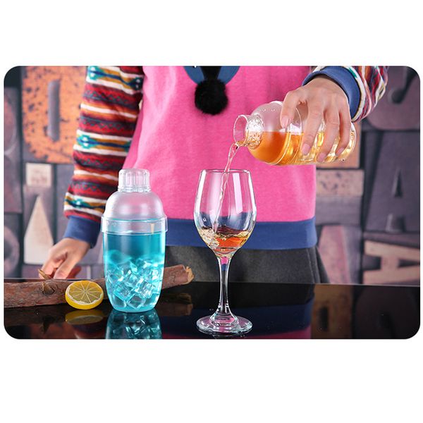 

plastic cocktail shaker mixer with measurement bartender tool 530ml+700ml