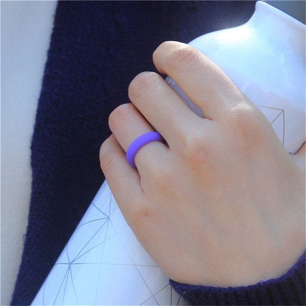 

women's fashion jewelry creative casual fluorescent solid color silicone glit ring fashion round wide rings 2020 new, Slivery;golden