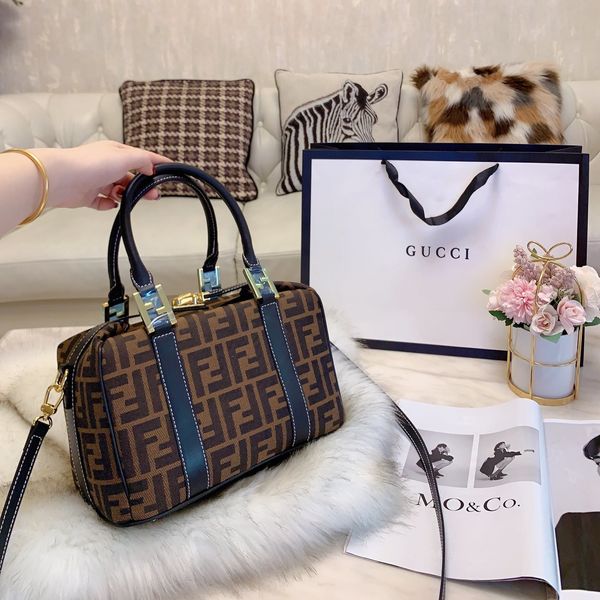 

designer shoulder bags ladies fashion luxury handbags women brand message bag retro handbags crossbody pack b102725k