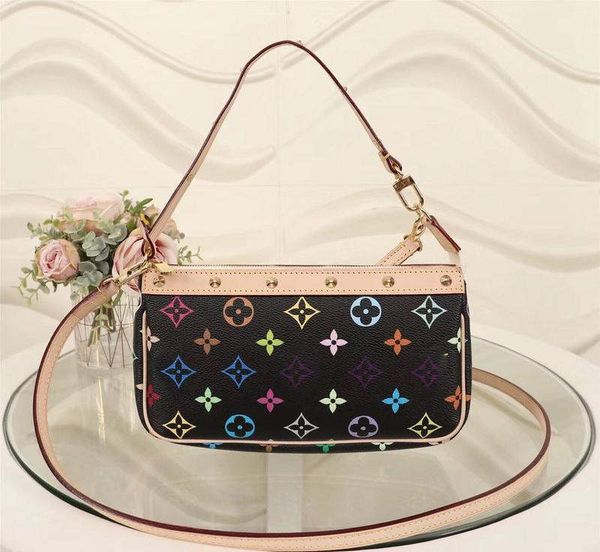

lovuitto luis vuiton pochette acessoires shoulder monogram multi color m92648 color pochette hand bag size:21*13*3cm