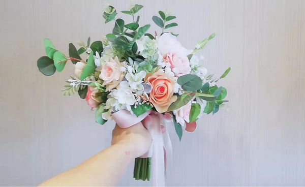 Acheter Un Bouquet De Mariage Sur Mesure Coréen Rose Rose Petite Fleur Blanche Eucalyptus Feuilles Bouquet De Mariée De 6433 Du Goldenphoenix