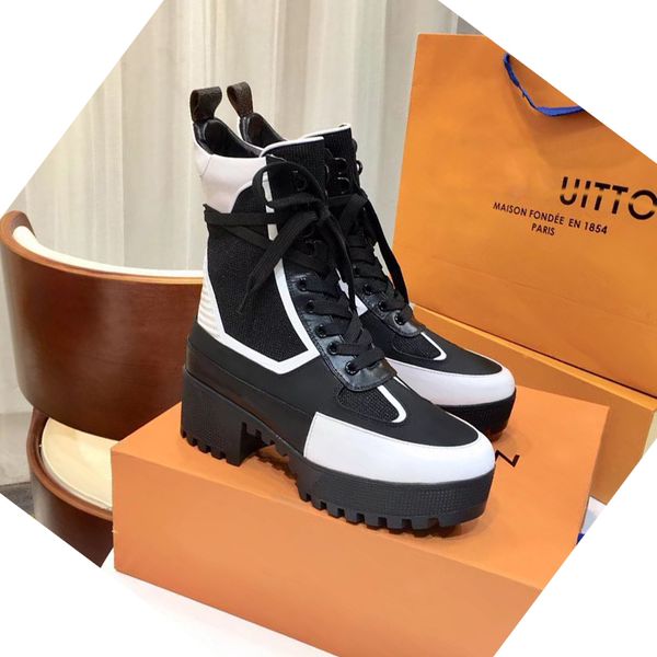 

luxury women's thick martin boots leather platform sheepskin boots fashion flamingo love medal winter women's boots, Black