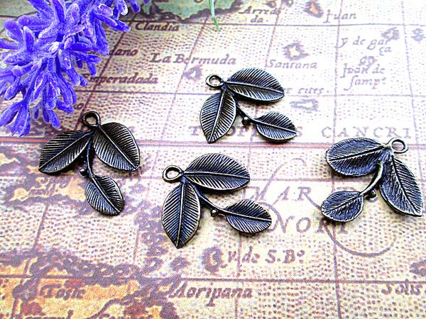 

45pcs--antique bronze lovely three leaves leaf charm pendant 23x24mm, Bronze;silver