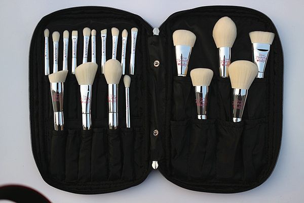 

Live beauty fully profe ional 19pc makeup bru he et ilver chrome ulta make up eye face bru h kit with ca e